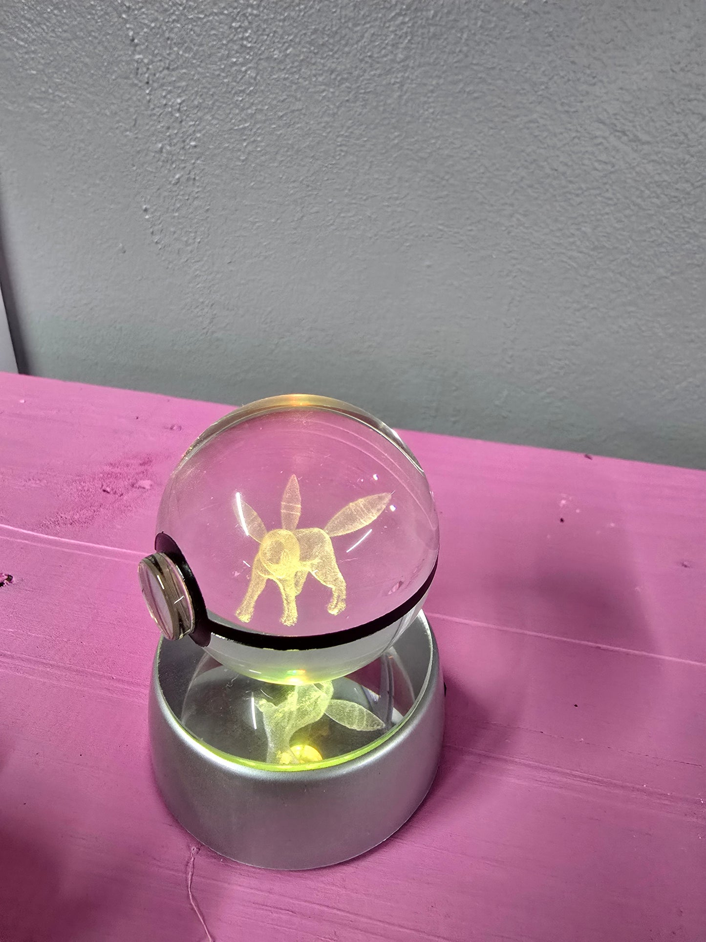 Anime LED Pokeball – Pikachu