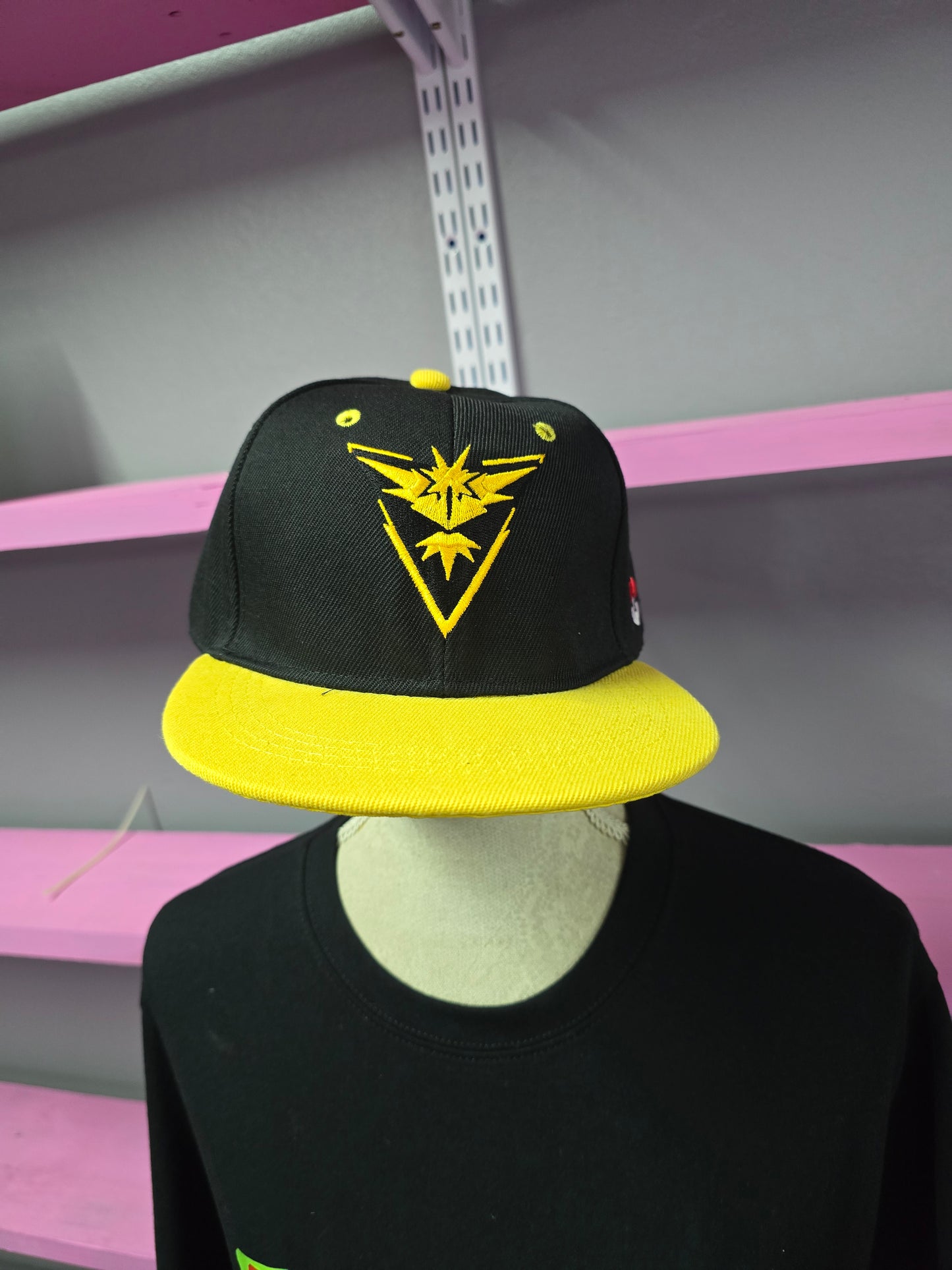 Pokemon GO Team Instinct Cap – Yellow