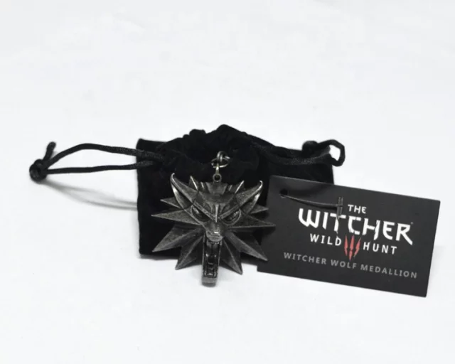 The Witcher Medallion & Velvet Bag